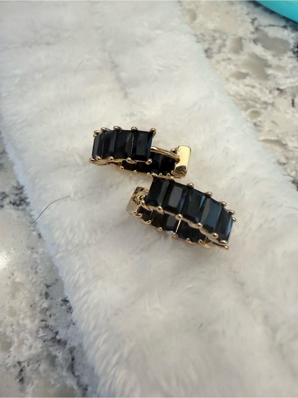 FREE w/ Bundle of 3+ Items – NWOT Black & Gold Hoop Earrings